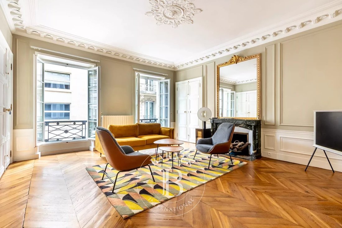 Apartment in Elysées-Madeleine, Paris 8e Arrondissement, Paris 3 - 15933055