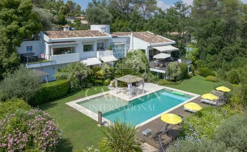 Estate in Valbonne, Provence-Alpes-Côte d'Azur, France 1