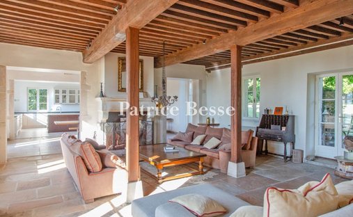 Castle for Sale in Tournus, Bourgogne-Franche-Comté, France