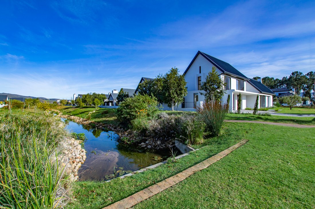 House in Drakenstein Local Municipality, Western Cape, South Africa 1 - 15932743
