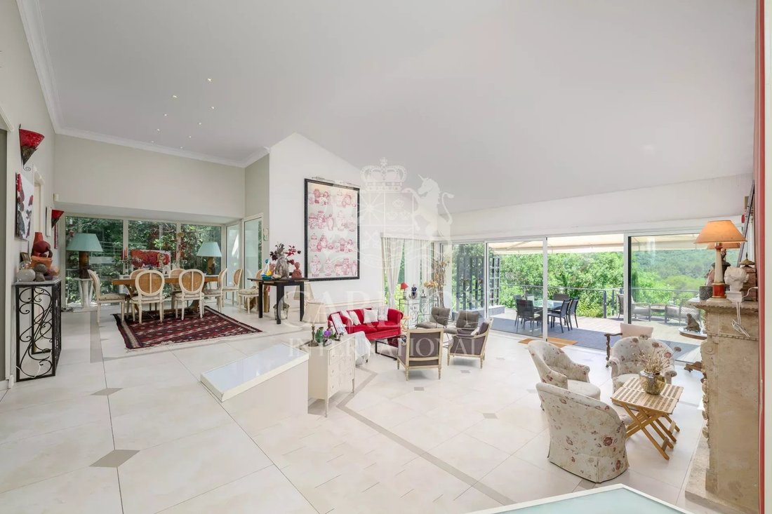 Estate in Valbonne, Provence-Alpes-Côte d'Azur, France 3 - 15931654