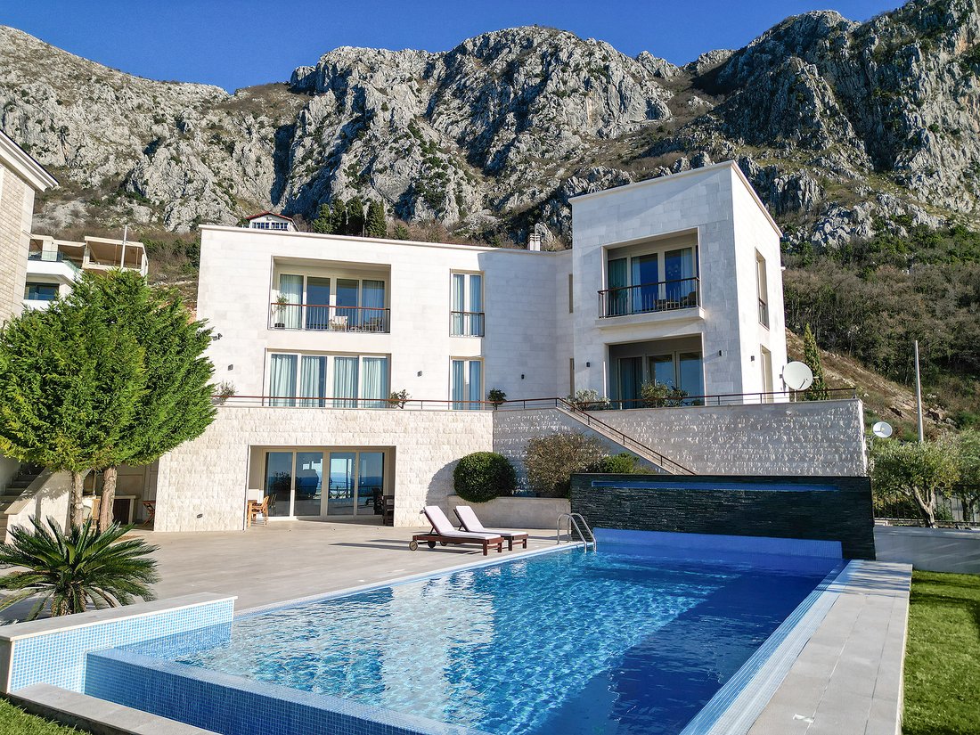 Villa in Blizikuće, Budva Municipality, Montenegro 1 - 15935041