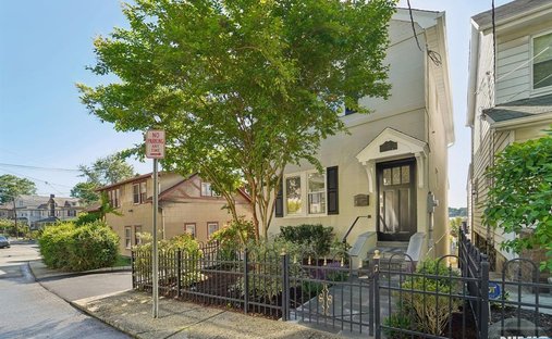 House in Edgewater, New Jersey, United States 1