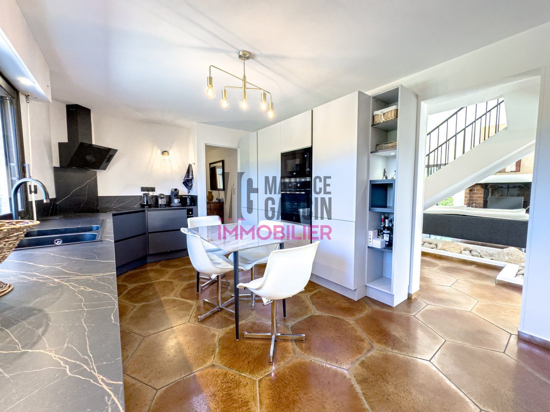House in Sainte-Cécile-les-Vignes, Provence-Alpes-Côte d'Azur, France 5 - 15935604