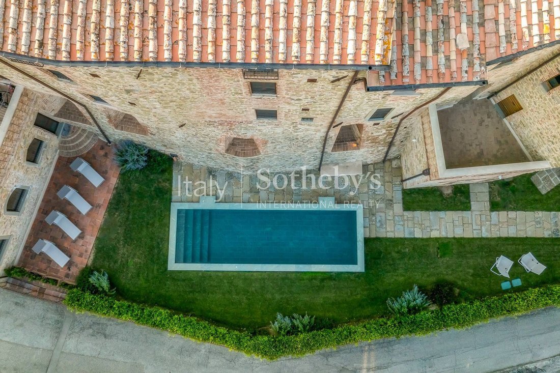 House in Passignano sul Trasimeno, Umbria, Italy 3 - 15935760
