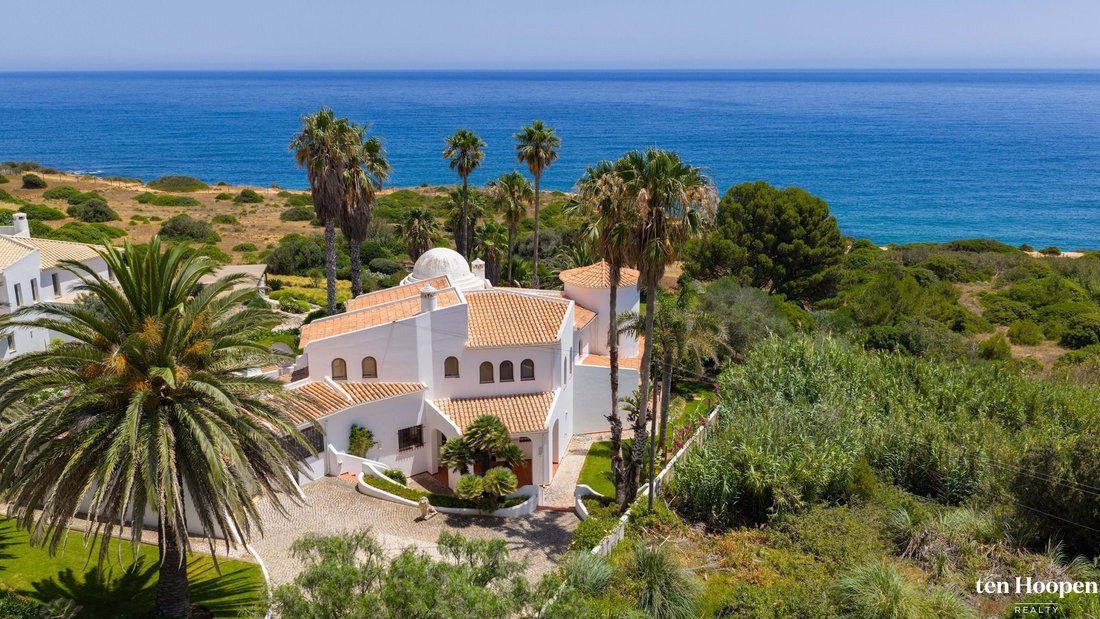 Villa in Praia da Luz, Algarve, Portugal 1 - 15935809