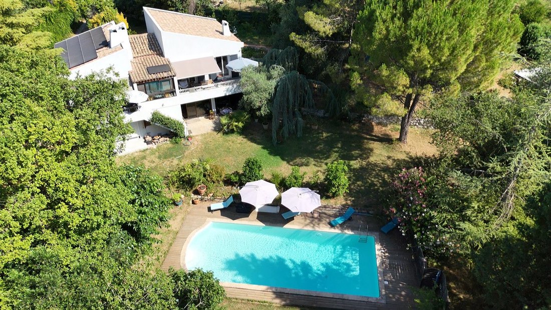 Villa in Saint-Jeannet, Provence-Alpes-Côte d'Azur, France 2 - 15895864