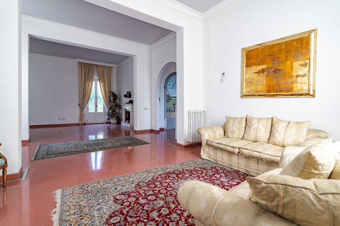 Villa in Station Area, Empoli, Tuscany 5 - 15937939