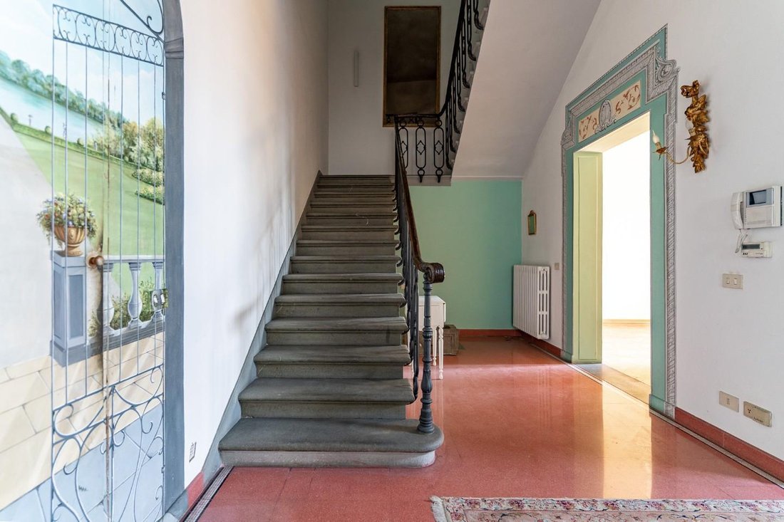 Villa in Station Area, Empoli, Tuscany 2 - 15937939