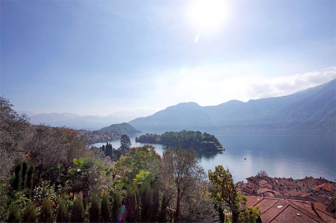 Villa in Sala Comacina, Lombardy, Italy 2 - 15937209