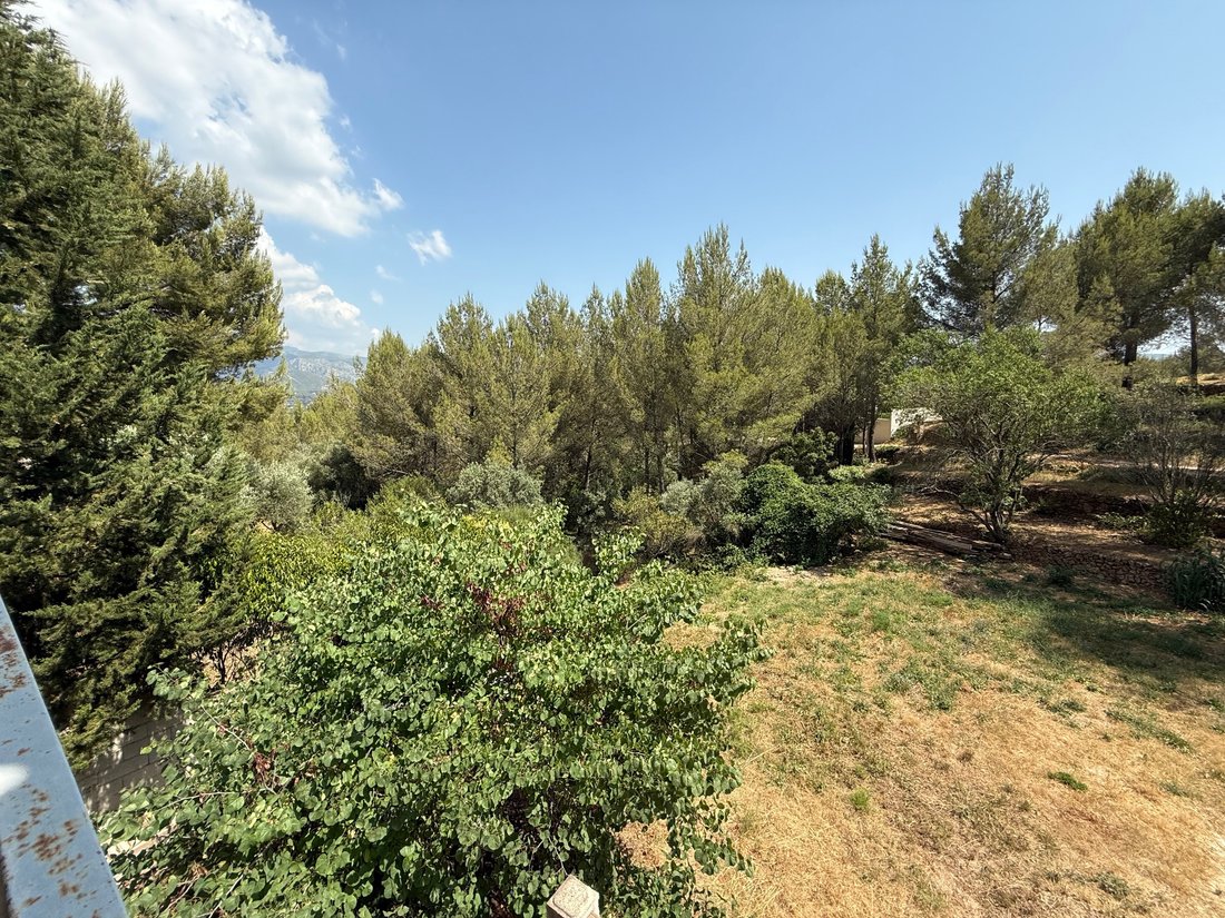 Estate in Ganteaume, Aubagne, France 1 - 15936054
