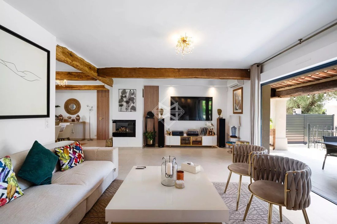 Villa in Grasse, Provence-Alpes-Côte d'Azur, France 4 - 15936004