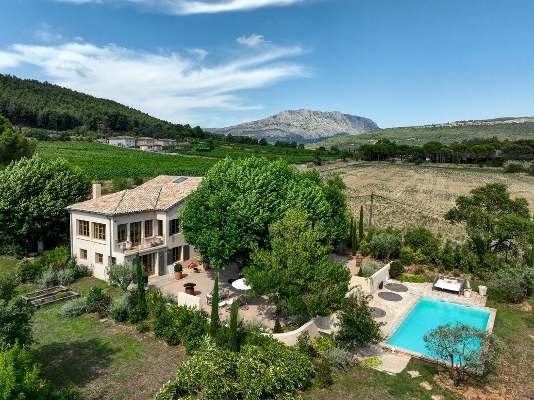 House in Le Tholonet, Provence-Alpes-Côte d'Azur, France 3 - 15938247
