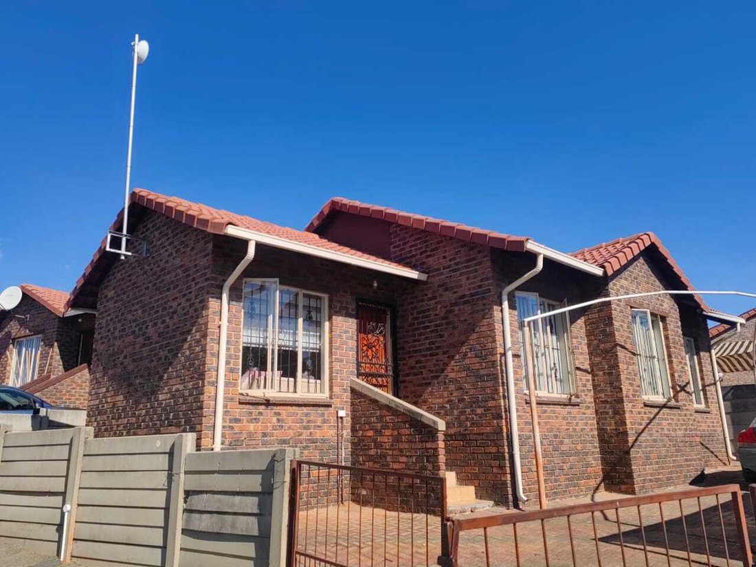 3 Bedroom House In Johannesburg South, Gauteng, South Africa For Sale