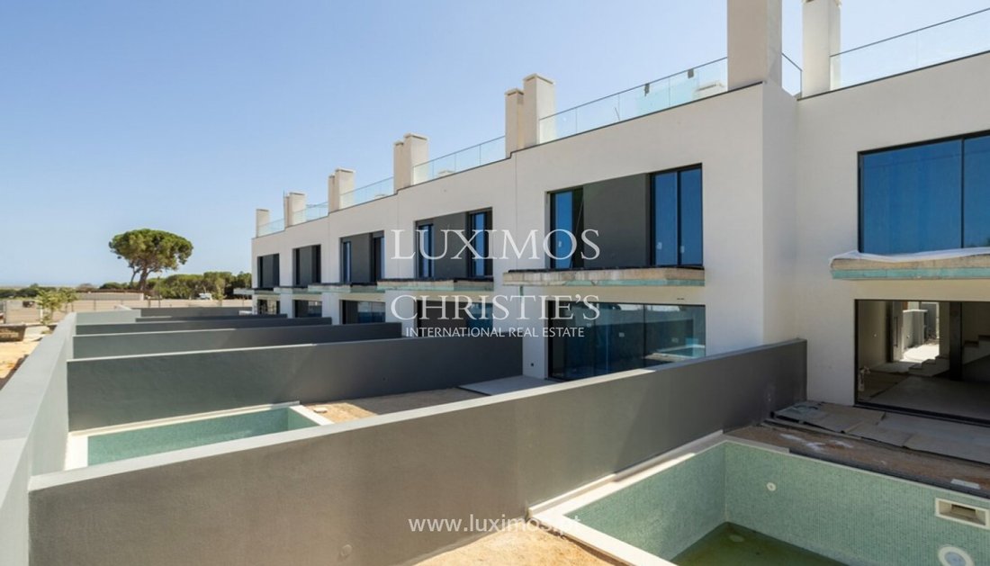 Villa in Faro (Se e Sao Pedro), Algarve, Portugal 1 - 12080653
