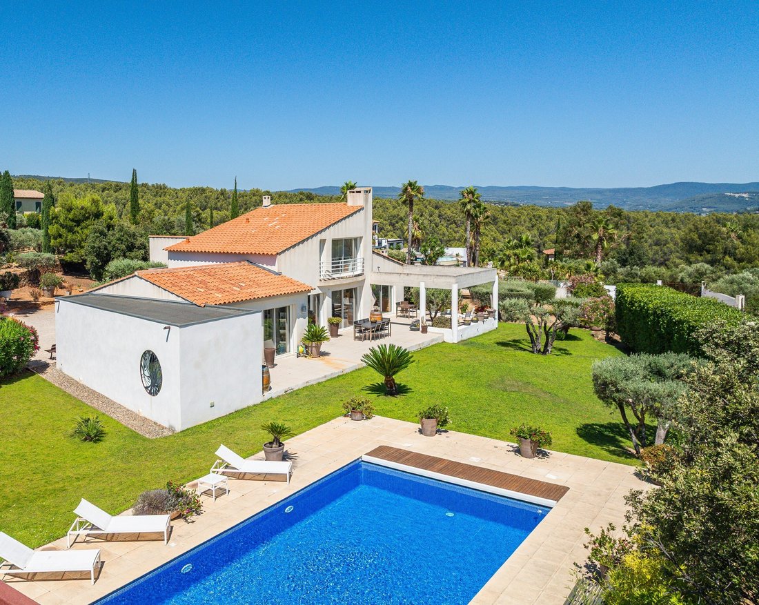 House in La Cadiere-d'Azur, Provence-Alpes-Côte d'Azur, France 1 - 15938543