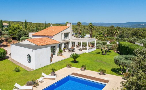House in La Cadiere-d'Azur, Provence-Alpes-Côte d'Azur, France 1