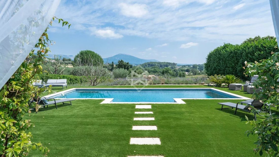 Villa in Grasse, Provence-Alpes-Côte d'Azur, France 1 - 15936004