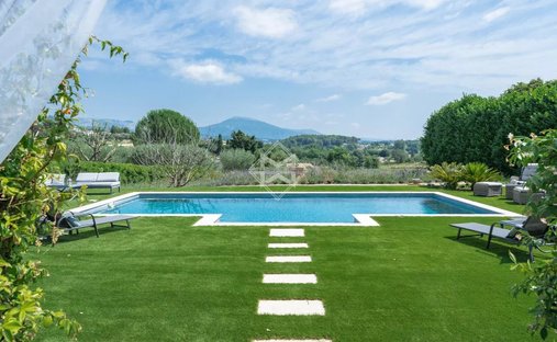 Villa in Grasse, Provence-Alpes-Côte d'Azur, France 1