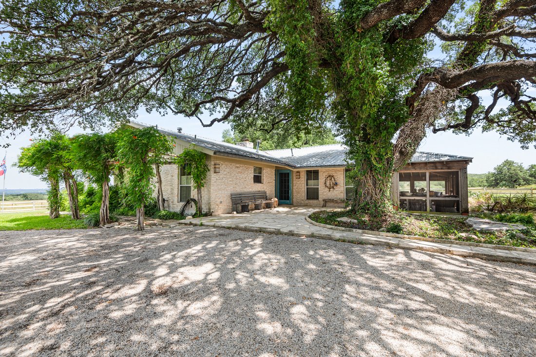 Farm Ranch in Spicewood, Texas, United States 2 - 15938594