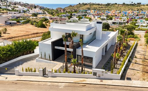 House in Praia dos Pescadores, Olhos de Agua, Portugal 1
