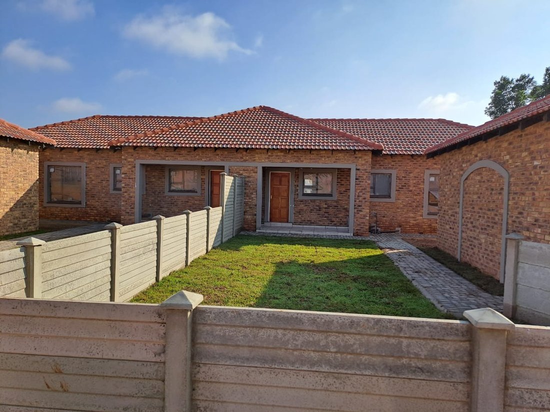 Townhouse in Meyerton Ext 6, Vaal Marina, South Africa 5 - 15938530