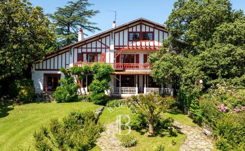 House in Chantaco, Saint-Jean-de-Luz, France 1