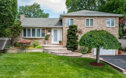House in Massapequa, New York, United States 1