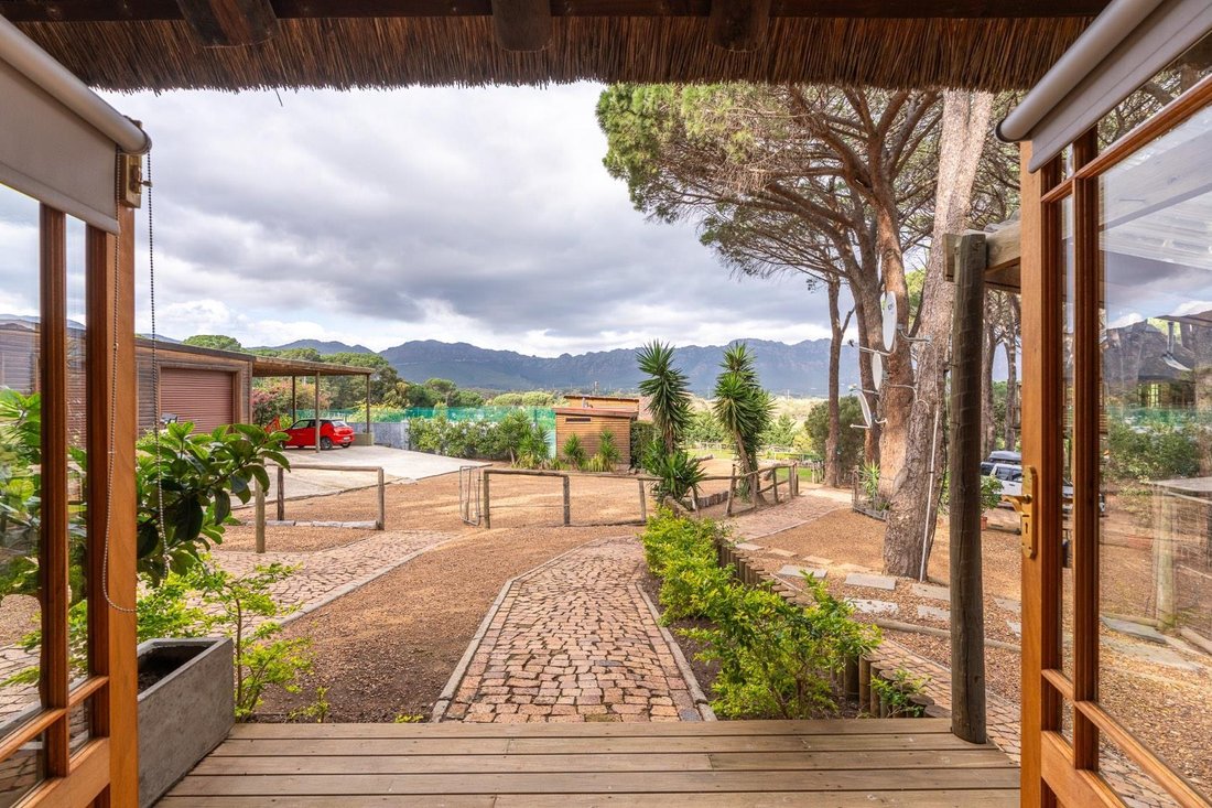 Farm Ranch in Helderberg Rural, Cape Town, Western Cape 3 - 15938741