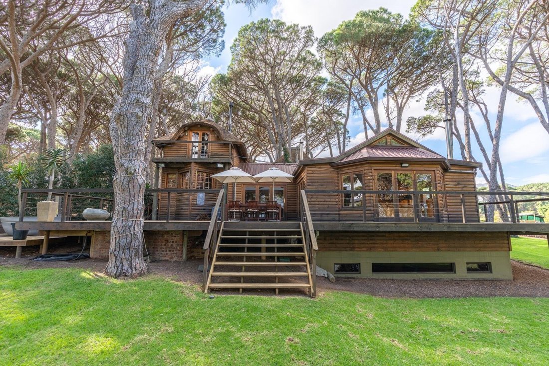 Farm Ranch in Helderberg Rural, Cape Town, Western Cape 5 - 15938741