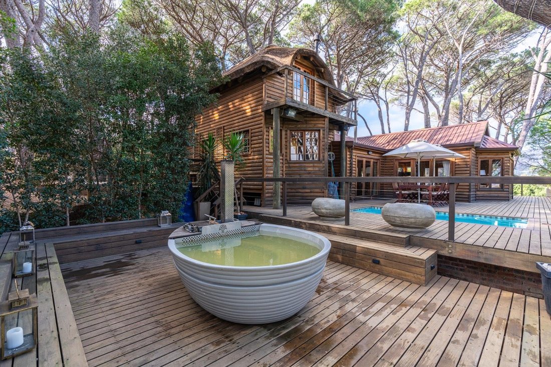 Farm Ranch in Helderberg Rural, Cape Town, Western Cape 4 - 15938741