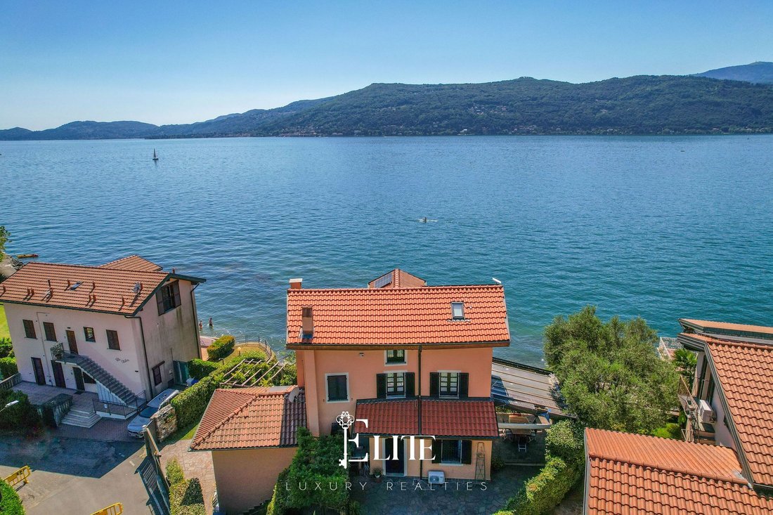 Villa in Leggiuno, Lombardy, Italy 1 - 15939213