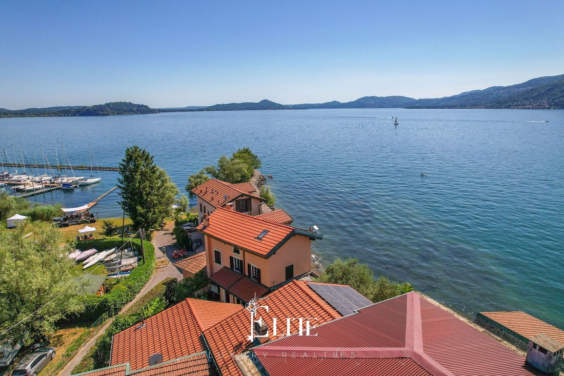 Villa in Leggiuno, Lombardy, Italy 2 - 15939213