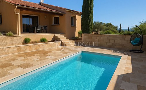 Castle for Sale in Le Thor, Provence-Alpes-Côte d'Azur, France