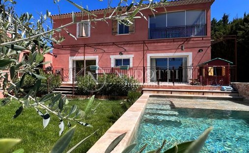 House in Nevons-route d'Apt, L'Isle-sur-la-Sorgue, France 1