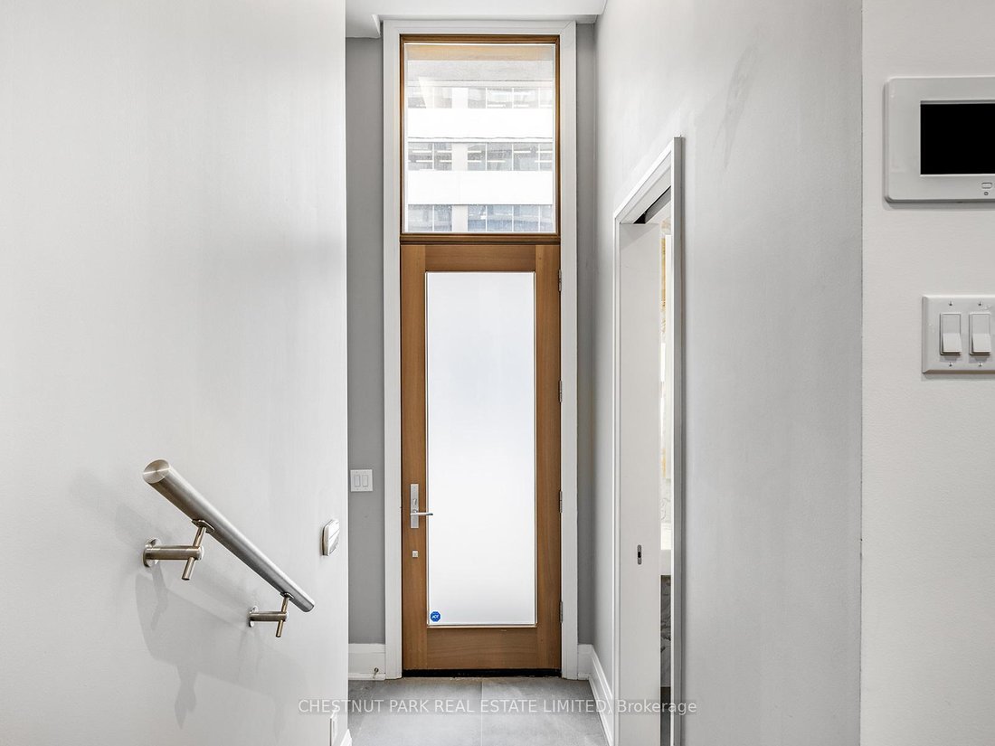 Condo in Toronto, Ontario, Canada 2 - 15892131