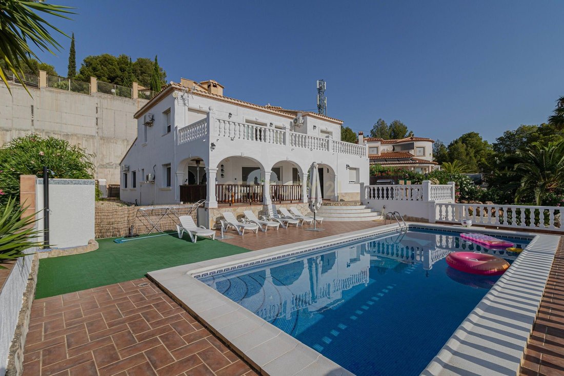 Villa in Calp / Calpe, Valencian Community, Spain 1 - 15939470