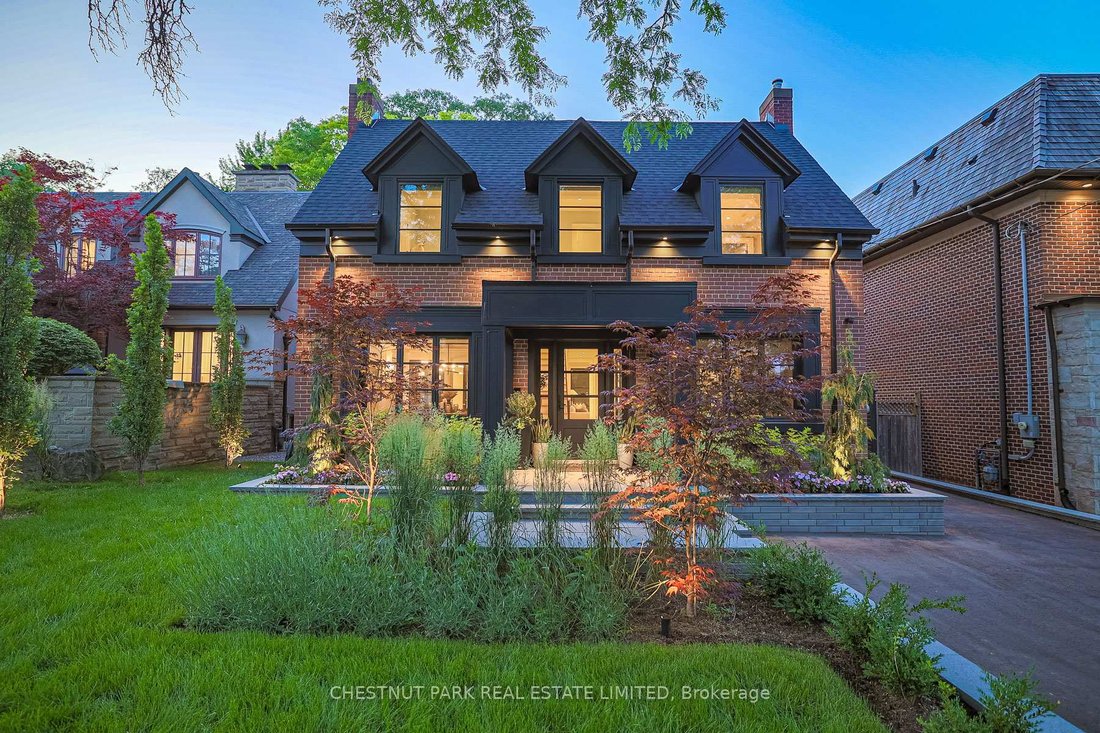 House in Toronto, Ontario, Canada 2 - 15892129