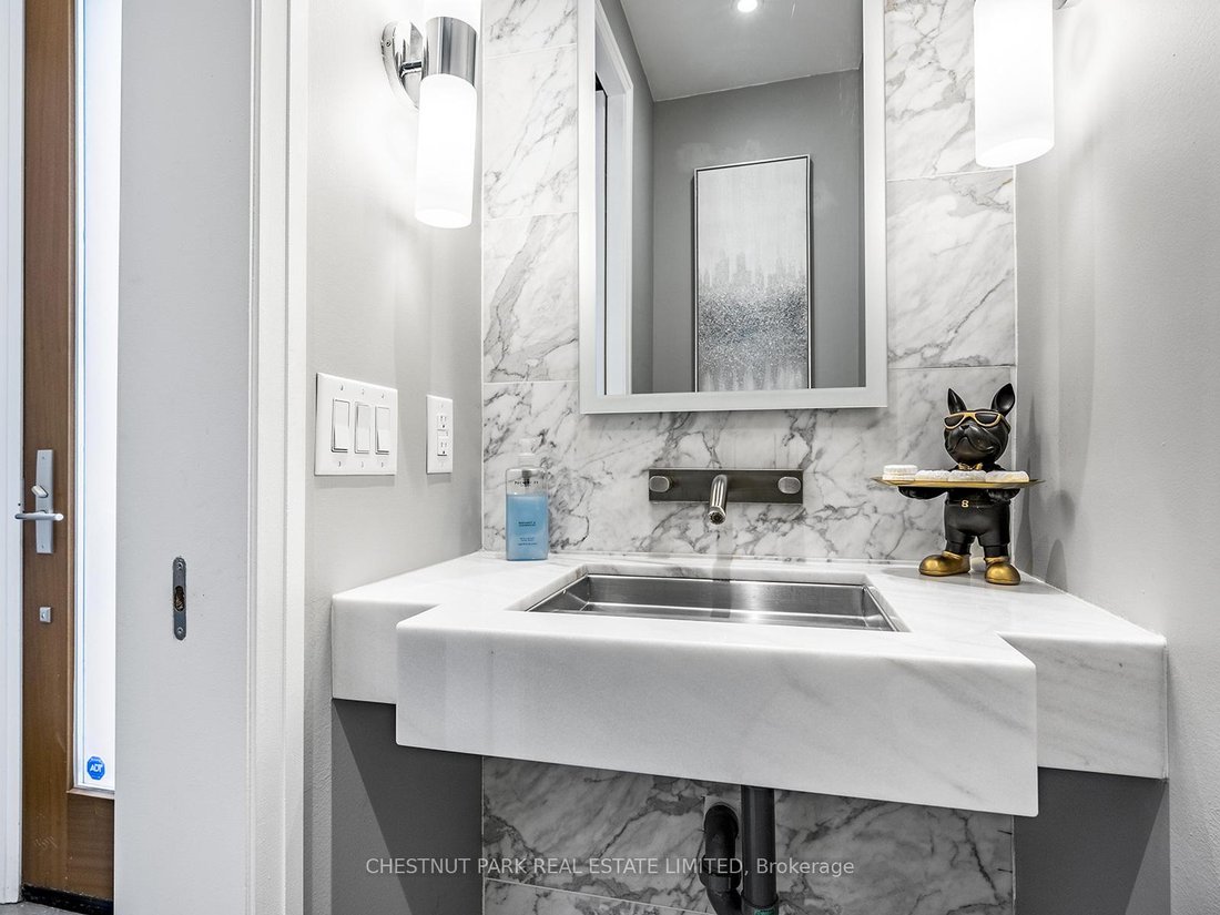 Condo in Toronto, Ontario, Canada 5 - 15892131