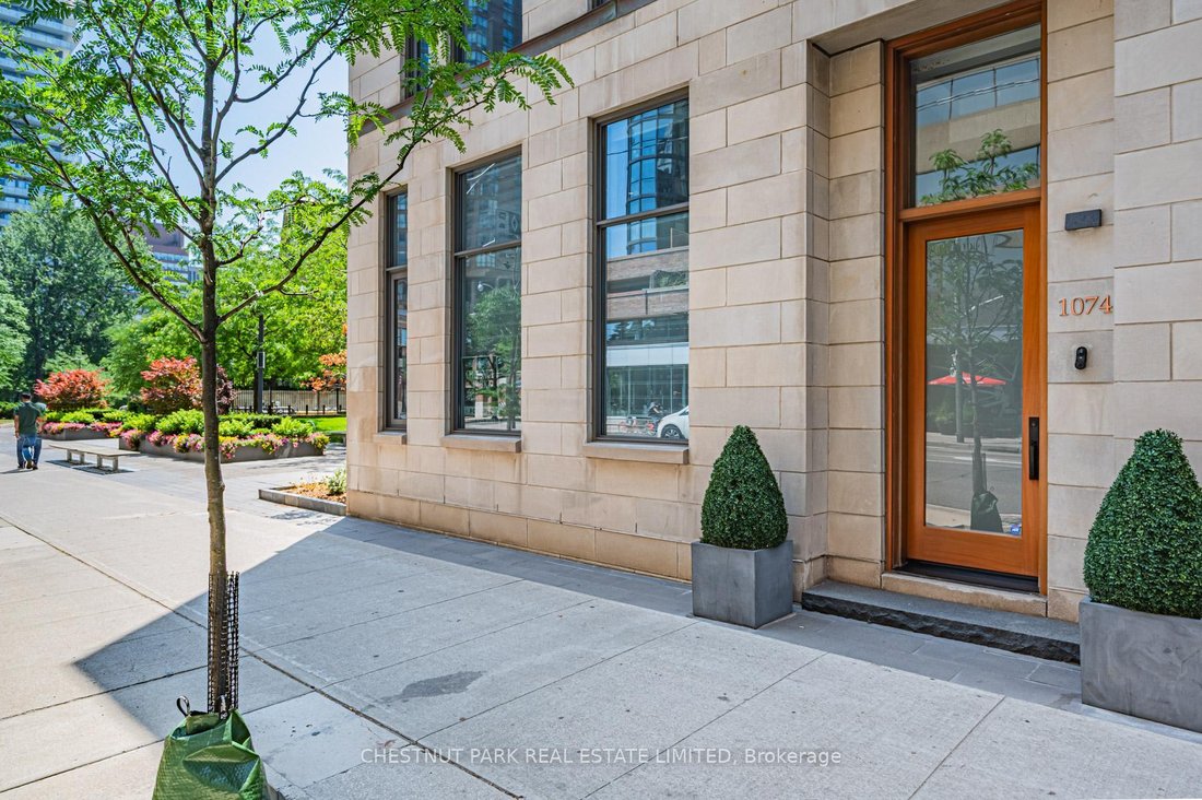 Condo in Toronto, Ontario, Canada 3 - 15892131