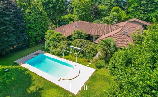 Villa in Somma Lombardo, Lombardy, Italy 1