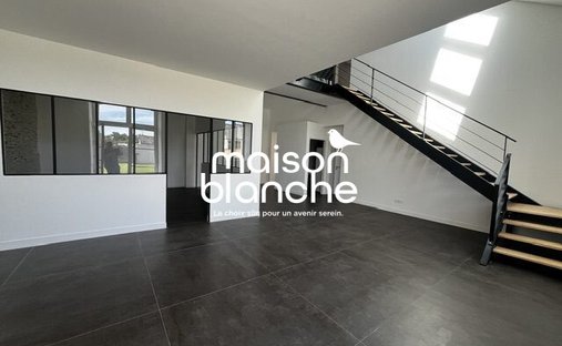 Castle for Sale in Savennières, Pays de la Loire, France