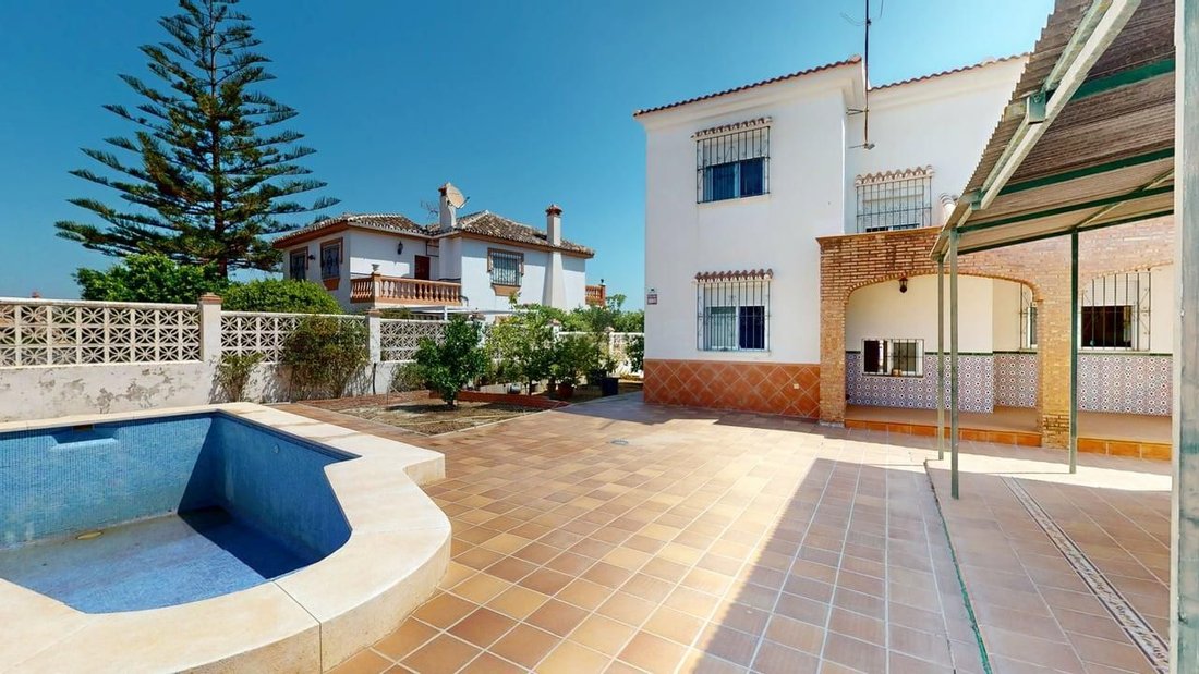 Chalet in Alhaurin de la Torre, Andalusia, Spain 2 - 15940406