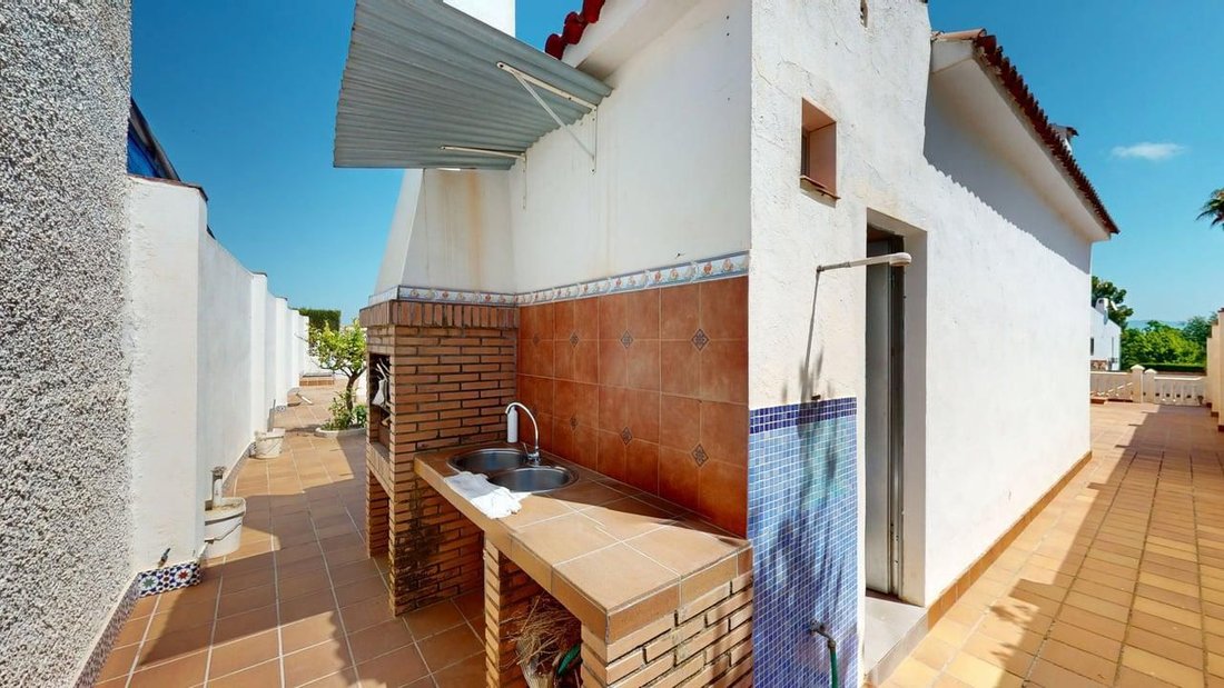 Chalet in Alhaurin de la Torre, Andalusia, Spain 3 - 15940406