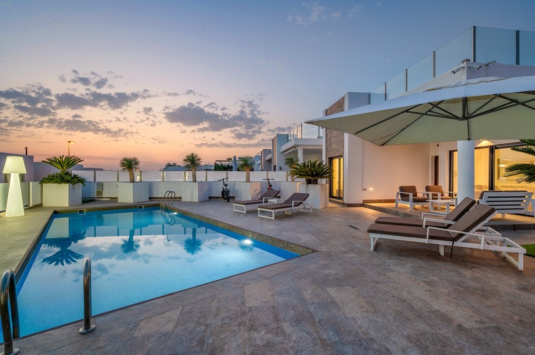 Villa in Orihuela, Valencian Community, Spain 3 - 15941333