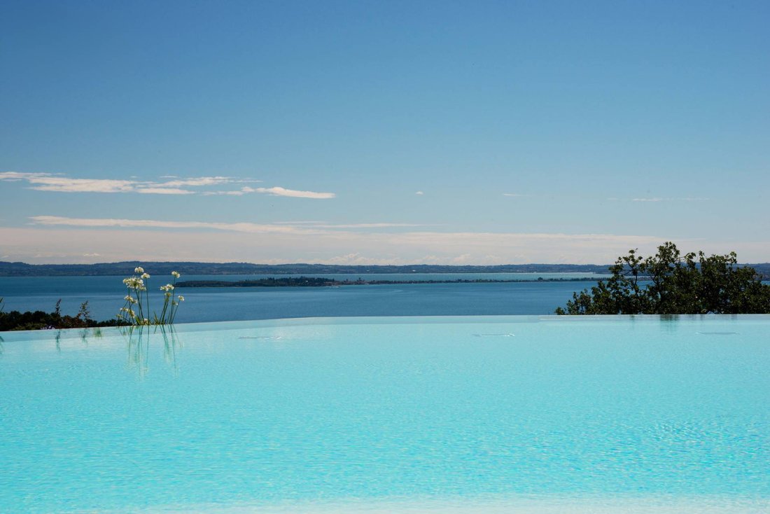 Villa in Padenghe sul Garda, Lombardy, Italy 3 - 15943304