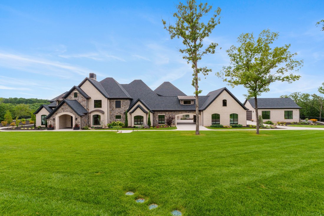 Luxurious Ozark Mountain Estate - 1100xxs