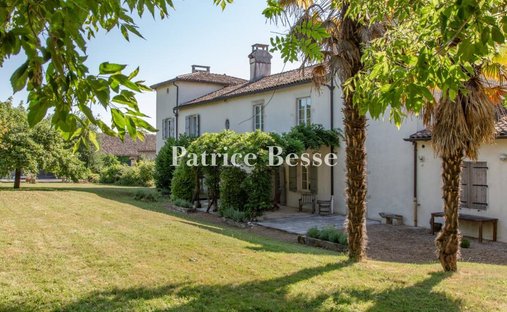 Castle for Sale in Tournus, Bourgogne-Franche-Comté, France