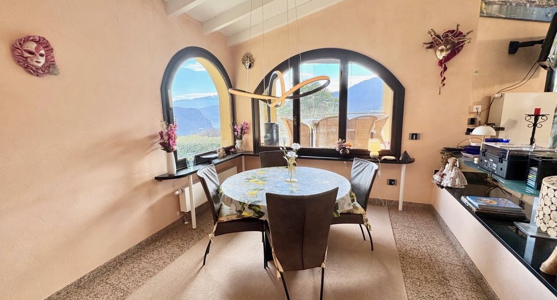 House in Cadegliano-Viconago, Lombardy, Italy 5 - 15942350