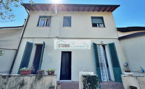 Villa in Motrone, Pietrasanta, Italy 1